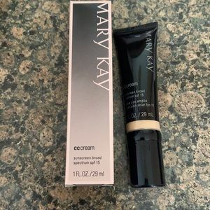 Mary Kay cc cream very light